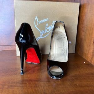 Christian Louboutin Peep toe